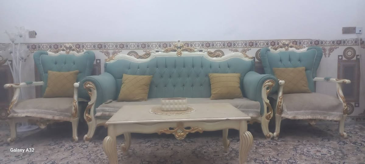سلام عليكم تخم 10مقاعد نضيف  ملكي  تزكام +طبله للبيع سعر 650وبي مجال مكاني كوت حي الجامعه ***********
