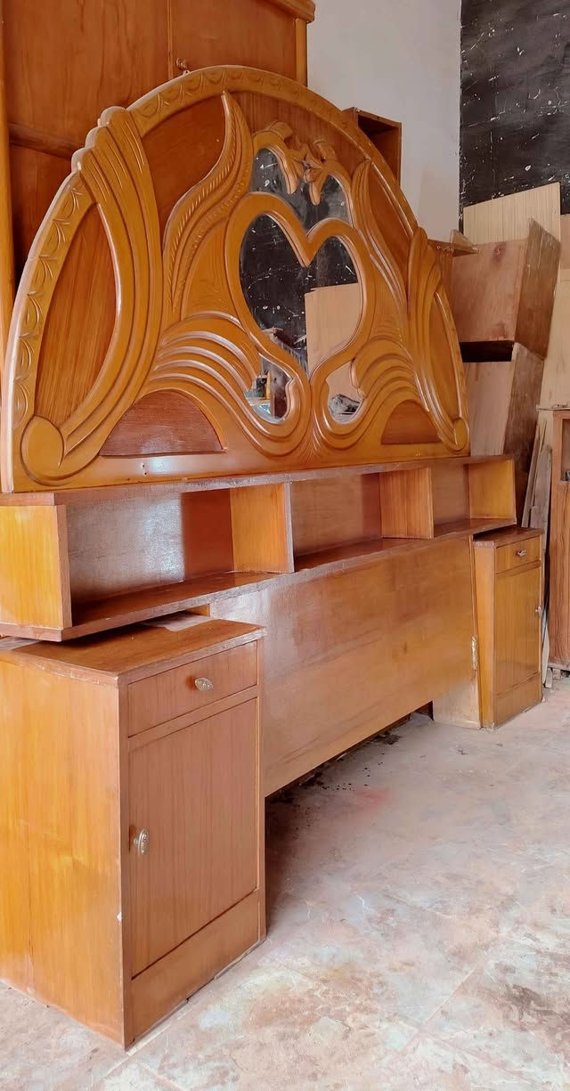 غرفة ٦ابواب ملحق صاج داخل وخارج الارتفاع مترين ونص والعرض ٣امتار ونص السعر النهائي ٥٥٠ مكاني بغداد الشعلة هاتف *********** وبيه واتساب بغداد, العراق
