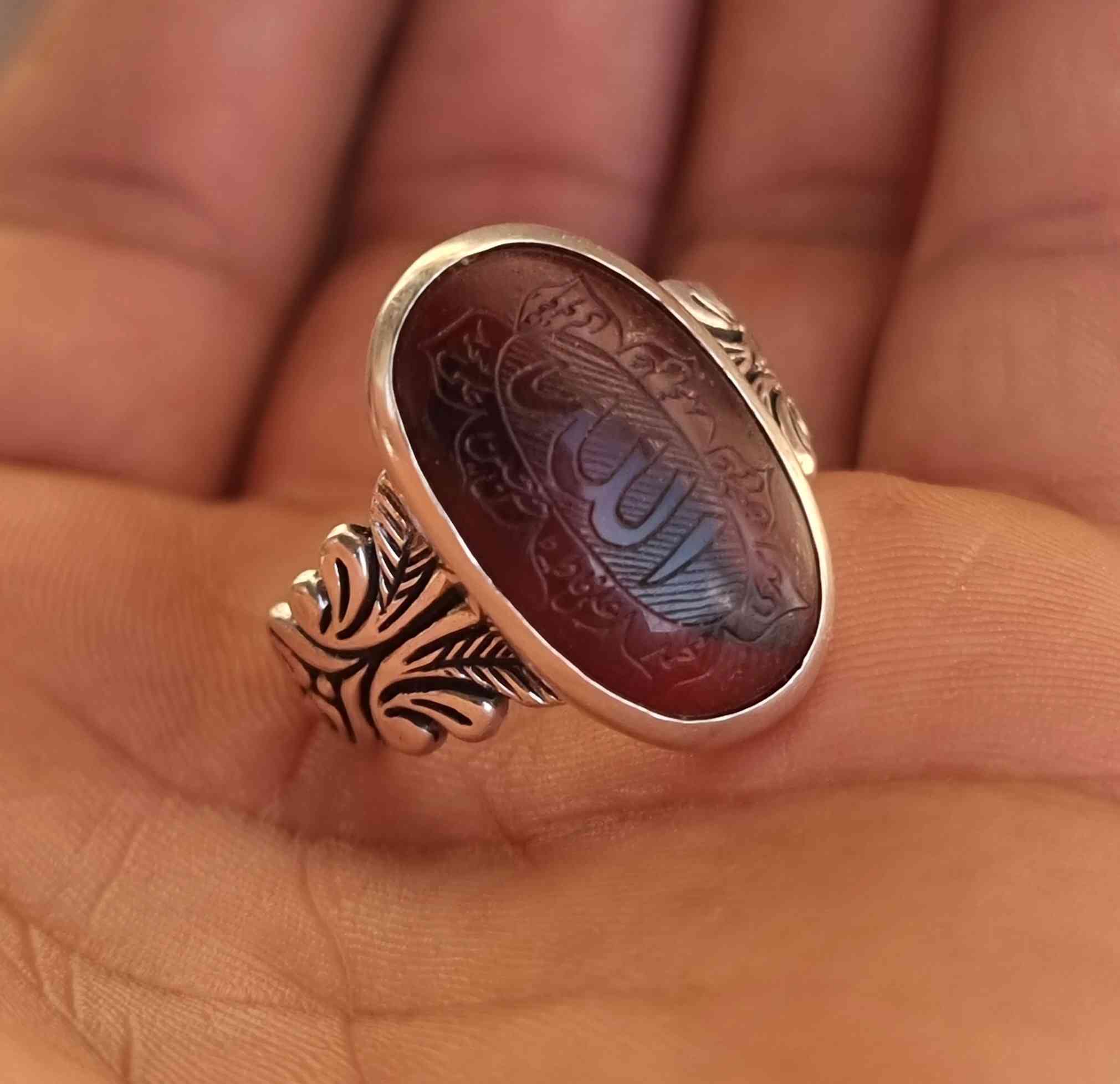 عقيق يماني كرز الكرز مخطوط خط يدوي المبدع  طاهر 
🔥الله  والداير الائمه المعصومين ال١٤ عليهم السلام 🔥 
بصياغه يدويه للبيع مكاني بغداد يوجد توصيل إلى جميع المحافظات للبيع فقط فقط أحبتي الغوالي ما اراوس بس ابيع 
***********
