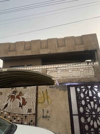 بيت للبيع مساحته 200 متر طابقين طابق الول يحتوي اربع غرف طابق ثاني ارب...