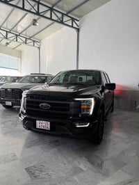 السياره فقط بيها تعديلين بسيطات رقم الشاصي موجود   محرك V6 وهايبرد   ب...