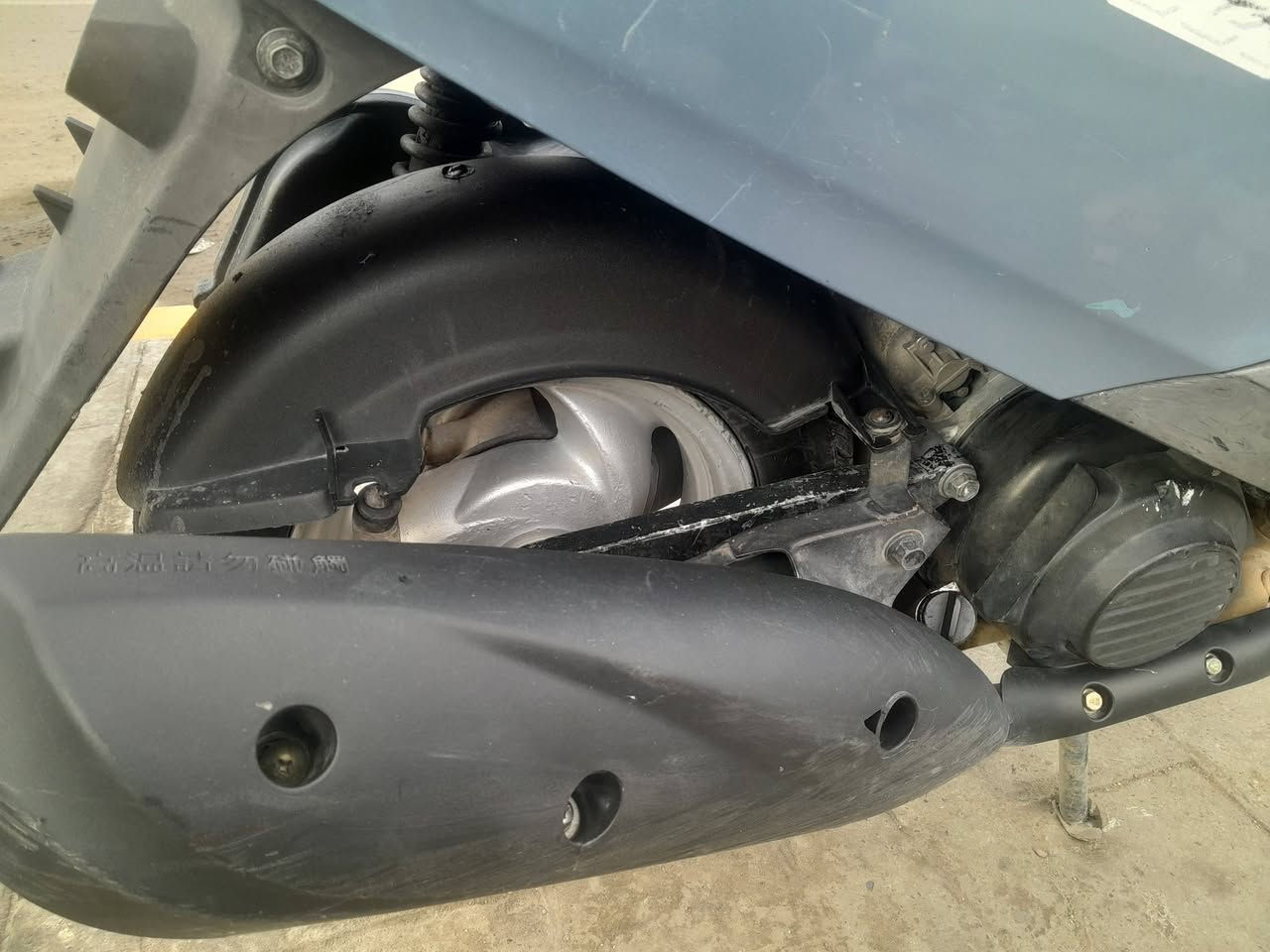 السلام عليكم بريز اكزز نوزل خطين الدراجه مكفوله بس الوجه مبدل المكينه مكفوله شلعه معدل وخير من الله السعر ٦٥٠ وبيه مجال بصيط ***********
