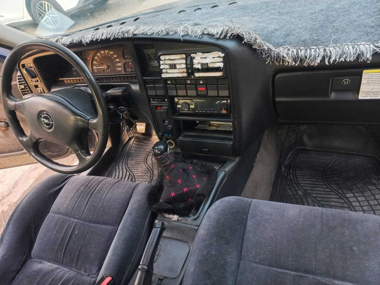 السلام عليكم
اوميكا ٩٢ محرك ٢٠ شرط الكير والمحرك بي بخار 
صبغ عام جمالية 
بدون حادث ومعجون شراي جابر على الرقم 
***********
