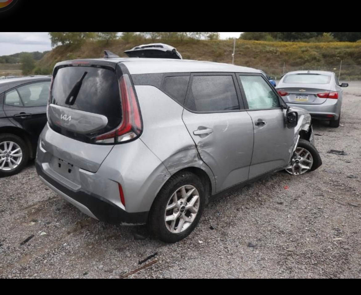 سلام عليكم
صول 2023 LX

وارد امريكي حادث فقط جاملغ الايمن  ايرباك بردة فقط وجاملغ خلفي  

مواصفات 

شاشه 

كامرة دواره 

رادار امامي نقطه عمياء 

توقف ذاتي 

اوتو ستوب 

دشبول دجتل 

مودات قيادة 

تحكم ستيرين جهتين 

ماشية ٢٦ الف ميل 

رقم بغداد هزه جديده تحويل مباشر مابيها اي نقص 

السعررر اتصل وتدلل ⬇️  او مراوس

العنوان بغداد الشعب

***********
