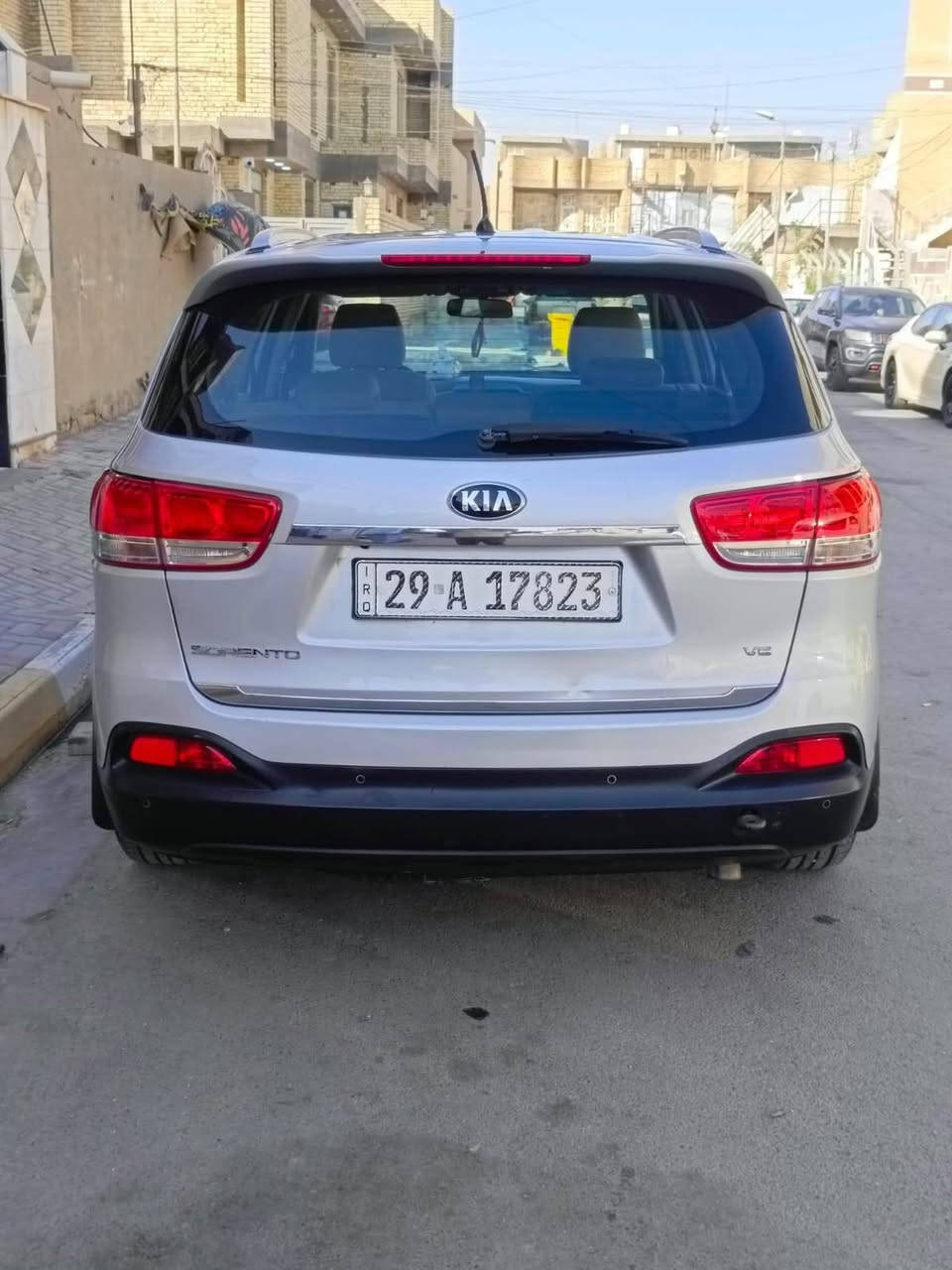 سورنتو مديل 2017وارد خليجي حداديه جديده تخم تاير سياره فور ويل سبعه راكب محرك 6سلندر السياره جاهزه *********** السعر 170تحويل ثاني يوم
