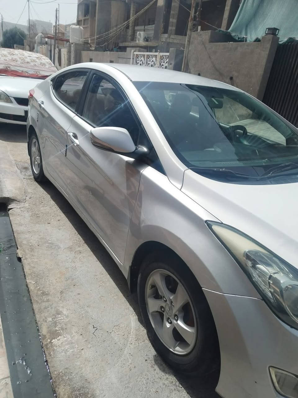 النترا او افانتي 2012 مضلع فول موصفات عدا الفتحه بدون ضربه قطعه وحده صبغ مكينه وكير خير من الله مابيها اي نواقص محرك Gdi معلي الكازكت يعني انسى شي اسمه دوانز بدون تنقيص محركها خير من الله السياره ع ايدي رقمها بغداد تحويل ثاني يوم بيع مستعجل 95 وبيها مجال مكان ديالى بعقوبه 
***********
