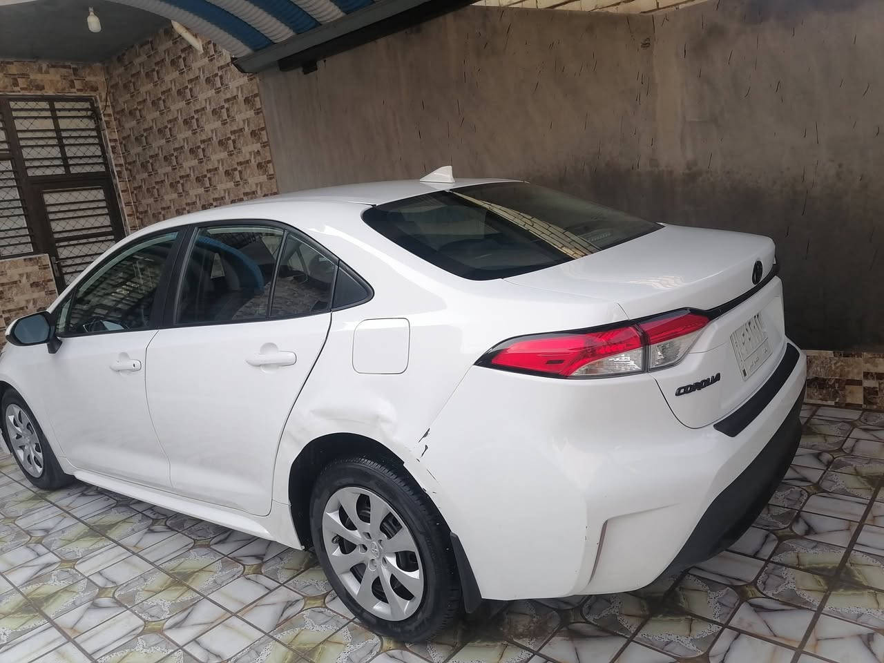 كورلا 2023 وارد امريكي LE حجم المحرك ٢٠٠٠ رقم بغداد ضرر بس البنيد مصلح السيارة مابية اي قطرة صبغ مواصفات هذة الفئة معروفة موبايل ***********
