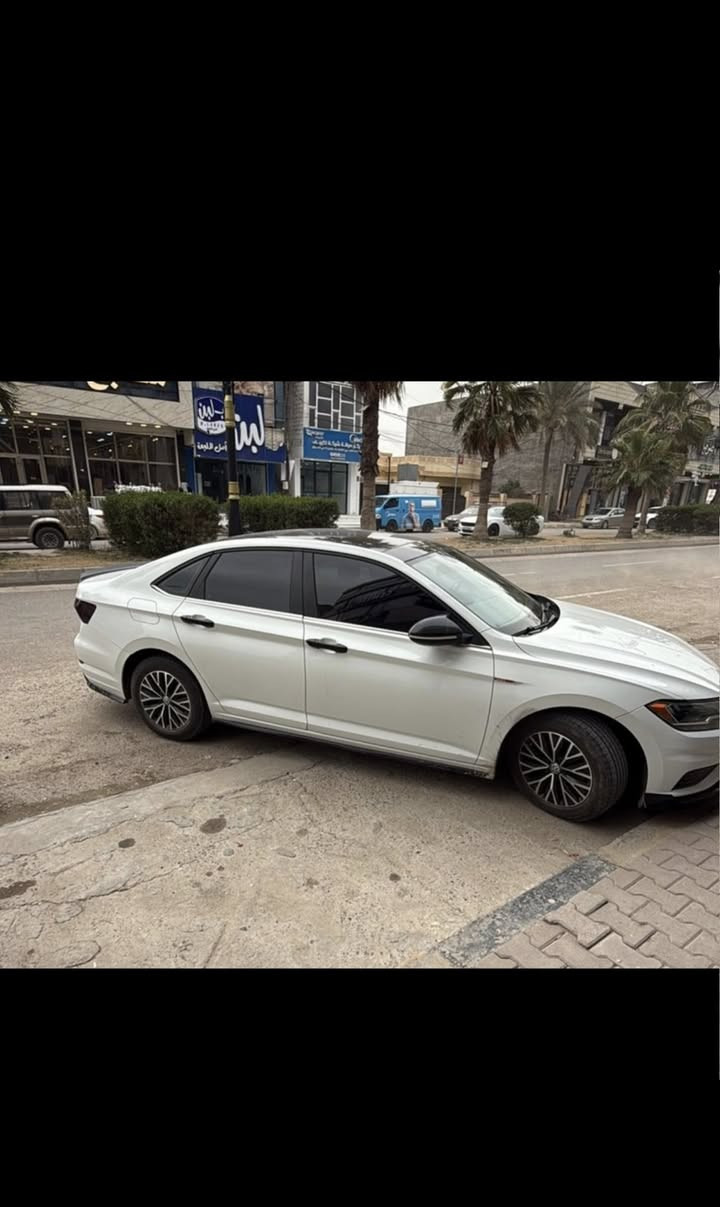 ‏Jetta 2019 SE
السيارة مكفولة من كل شيء

بجم كبس، 
فقط باب خلف السكن صبغ بدون دواخل و اسفل الصندوق مكان رقم، مع دعامية خلفية...
ربع جامرلغ خلفي تقريبا شبر بارد 

سياره ماشية 85 ميل وقابل للزياده 

كل ايرباكات سليمة %١٠٠

مكان :  صلاح الدين تكريت 
***********

‏3VWC57BU8KM009291
