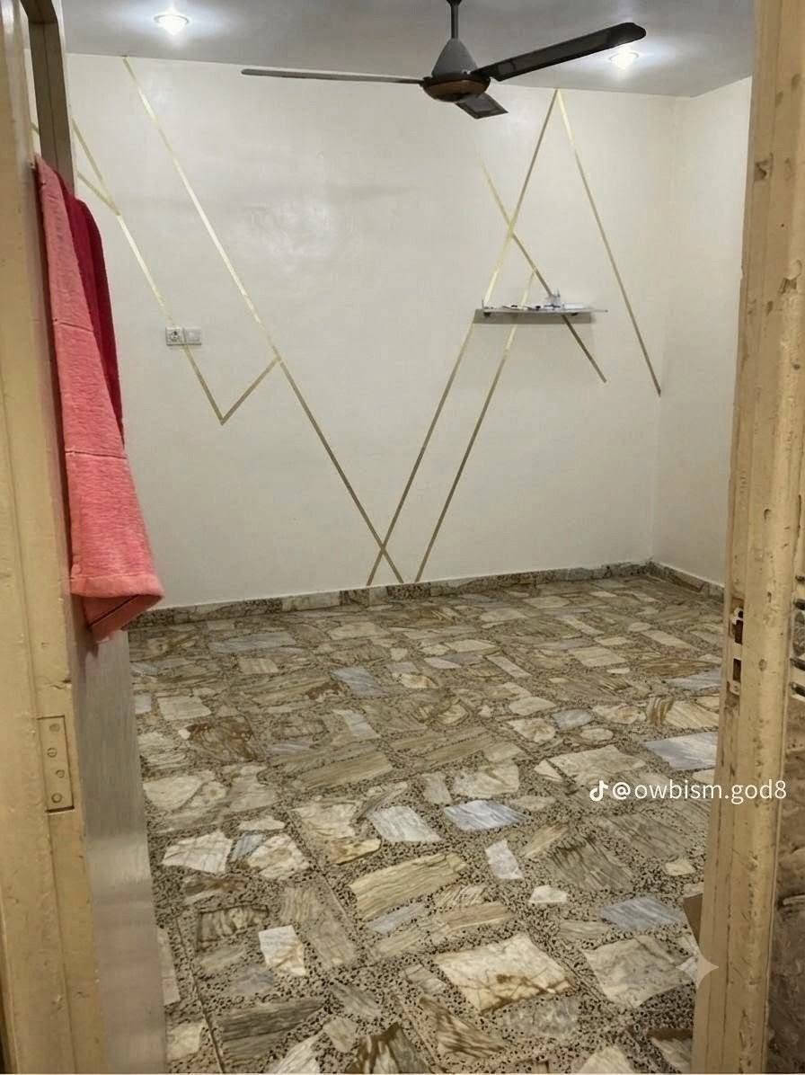 سلام عليكم 

بيت للبيع ‼️في منطقة الدولعي قرب شارع العام فرع الحلواني محلة 434 

البيت عكاده نظيف،  مساحة132متر
طابقين
طابق اول:  صاله ومطبخ وغرفه نوم والصحيات اثنين بلكراج وبداخل البيت 

طابق الثاني:  يحتوي غرفتين
غرفه اولى كبيرة
والغرفه الثانية:  سويت شبه مشتمل ( غرفه ومطبخ ودرج وحمام)

الي يريد تفاصيل اكثر وصور  والسعر
يتفضل خاص على الرقم الواتس

***********
