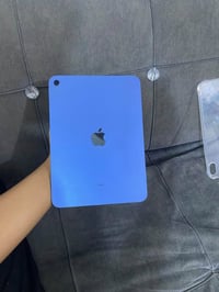 ايباد 10 ذاكره 64 بطاريه 89 ويا بس راس شاحنه بدون كارتونه مبل شاشه اصل...