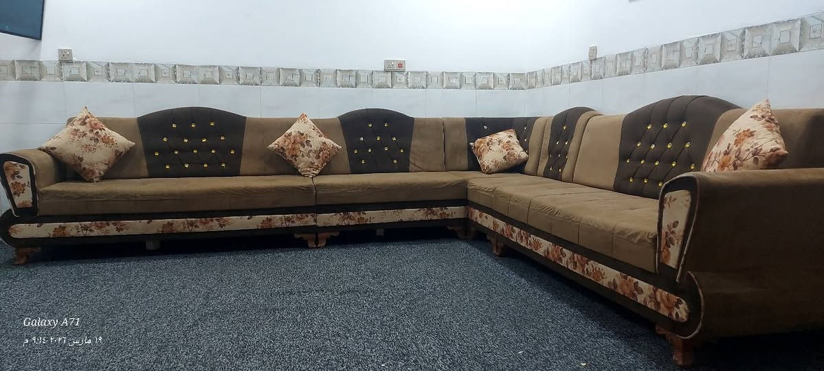 ديوان ١٠ مقاعد احطاطه نضيف جدن السعر ٢٢٥ وبي مجال المكان بعقوبه  ***********
