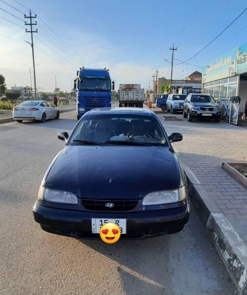 السلام عليكم اخوان عندي سياره سوناتاتو عارضه للبيع موديل 1995 محرك 2000 كيراوتماتيك تخم تاير سياره مانقصها برقي  نضيفه مال جناي الله شاهد متعوب عليه والسياره باسمي تحويل ثاني يوم لسعر 45وبيه مجال عنوان الحبانيه  للستفسار ***********
/*********** 
اخوان رجا لموشراي ليتصل 
@إشارة
