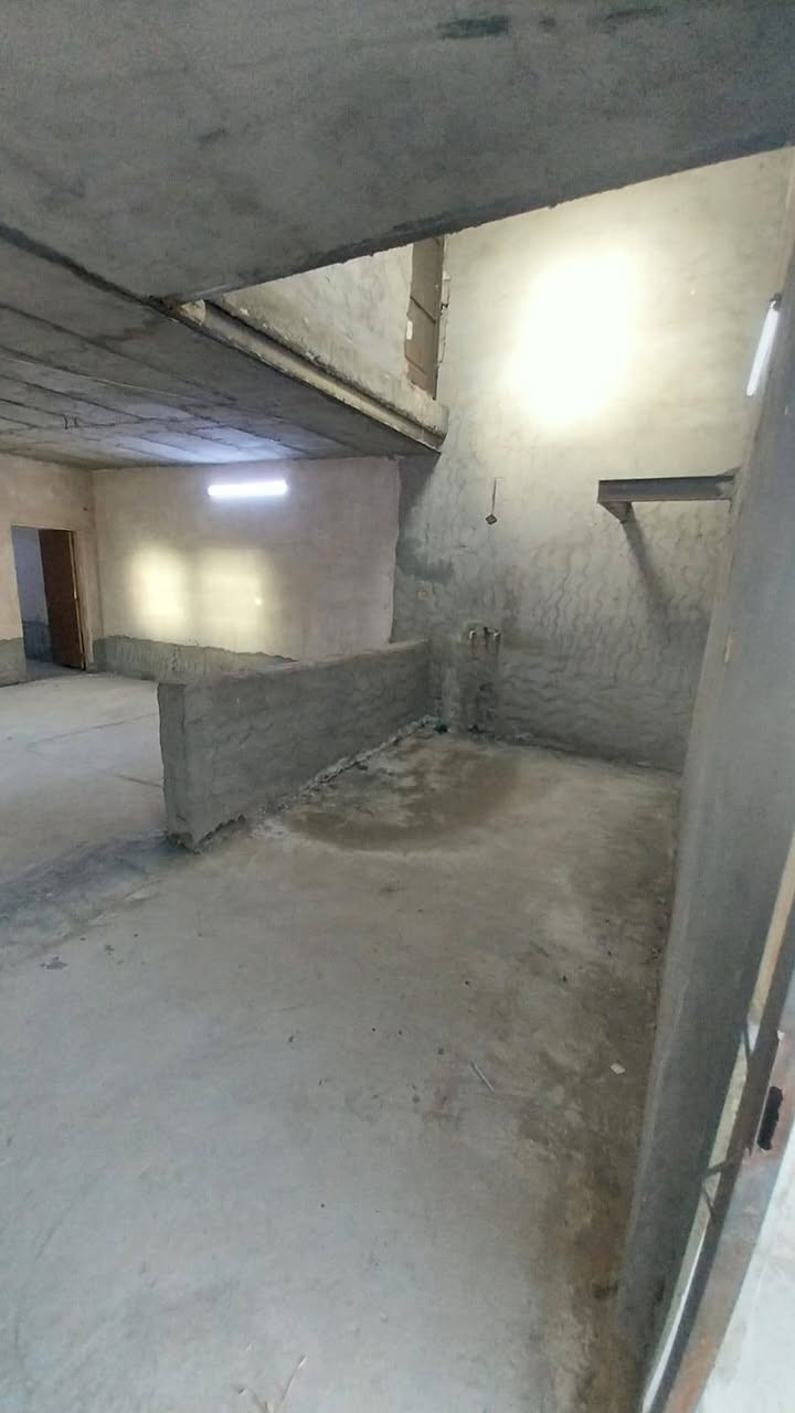 دار للبيع ١٠٠م زراعي
غرفه وصاله ومطبخ وحمام 
عنوان الدار شارع المطار الجديد 
داخل فرع محلات الشبيلي 
السعر ١٦ مليون وبي مجال 
مكتب بغداد للعقار ***********
