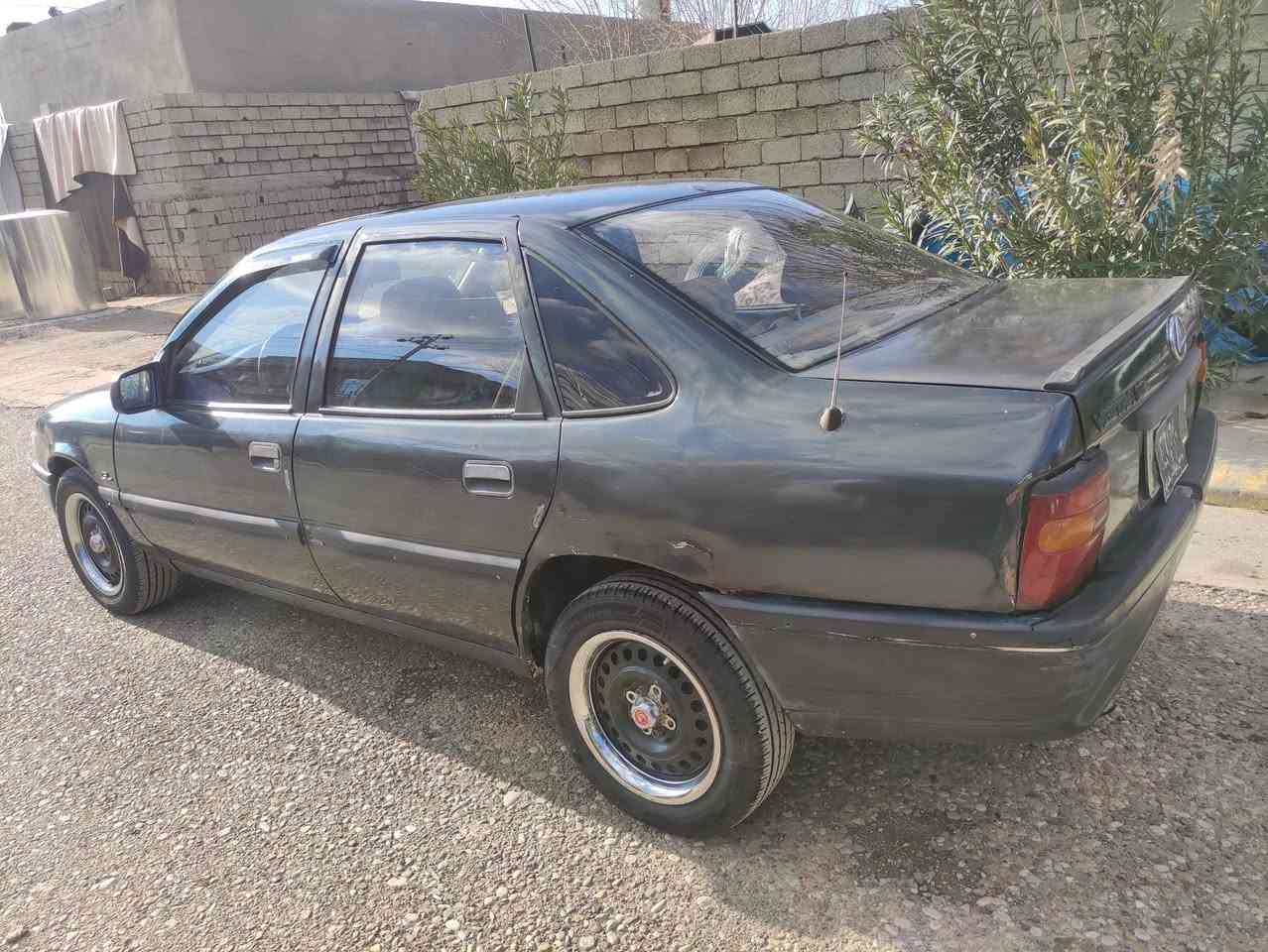 ئۆپڵ بۆفرۆشتن مۆدیل 92 مەکینە 18 سەنەوی و ئاڕم کۆن سلێمانیە چوارتایەو ویلی لۆکی لەسەرە پێشو دوای هیچی پێوەنیە   سەیارەکە هەموگیانی مەزوبوتە کارەبایو مەکینەو گێڕی هەموش بەشەرت  سعری 20گڵاو معامەلە لەتەکیە دانیشم *********** اسیا ***********
