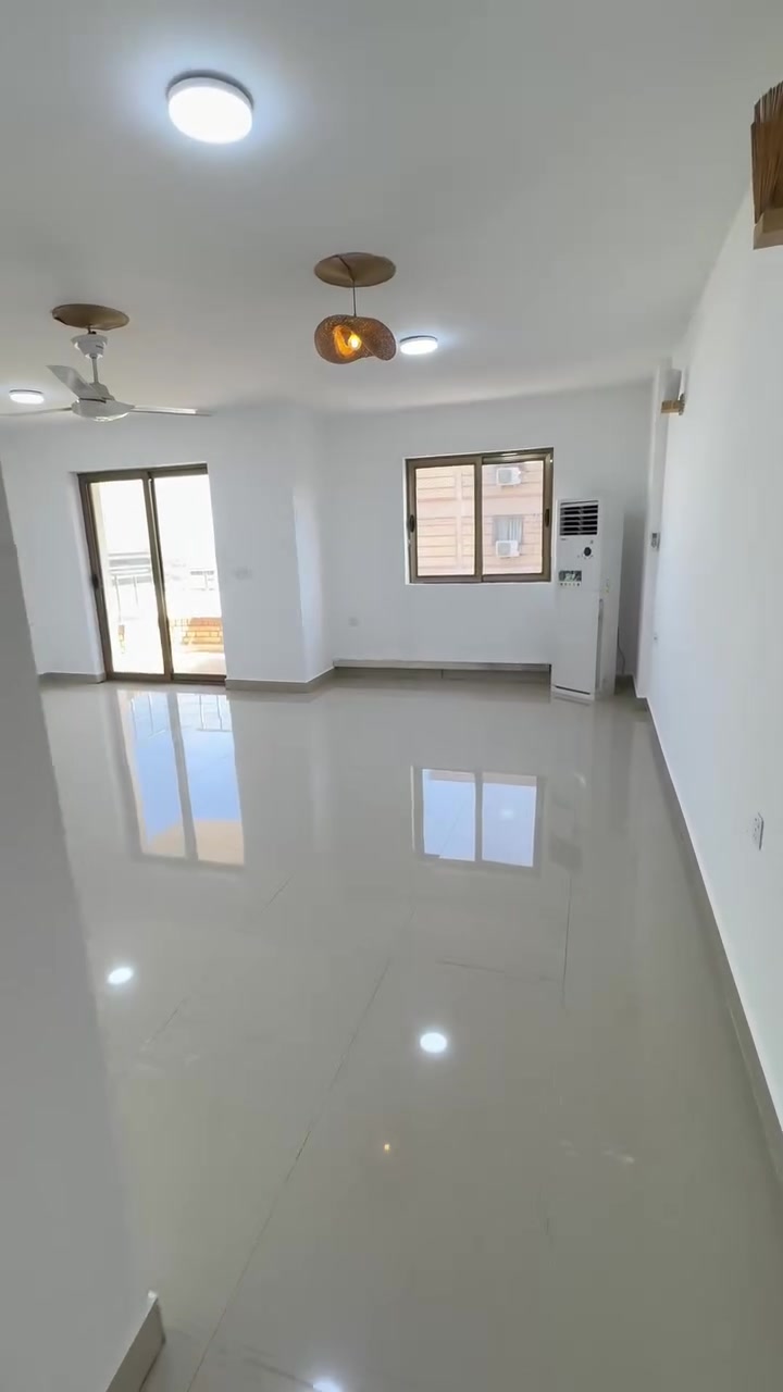 🏡 شقة للإيجار في مجمع الأيادي السكني – بسكولاته ✨
📐 المساحة: 164 متر
🛏️ تتكون من:
• 3 غرف نوم
• غرفة ماستر مع حمام خاص
• غرفتين مع بلكونة
• حمام عام
• صالة واسعة وتصميم مريح للعائلة

📍 الموقع: مجمع الأيادي السكني – بسكولاته
🏢 شقة مرتبة ومناسبة للسكن العائلي ضمن مجمع هادئ وخدمات متوفرة.

📞 للاستفسار والمعاينة يرجى التواصل على الخاص أو الاتصال:
***********
