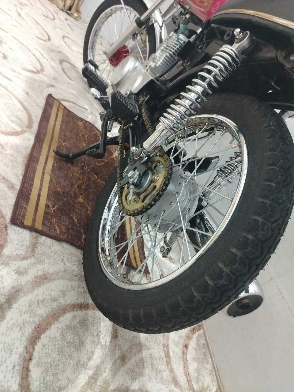 دراجة اوراق اصولي ،،بشارع بغداد الوكيل ،،تعميرة اقل الشهر ...السعر مليون ومية....المكان الماجدية ،،***********
