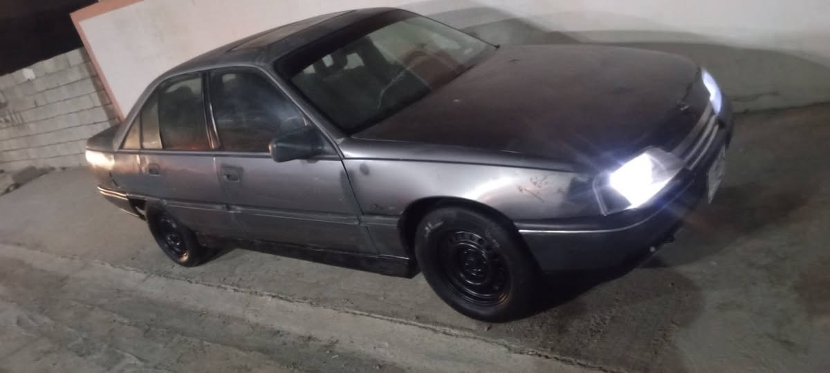 ‎ئو بل ئومگا  موديل ١٩٩١رقم كركوك دفتر بنزين هه يه جوار جام كا رب شه ش بستون  ***********7‎ كركوك, العراق
