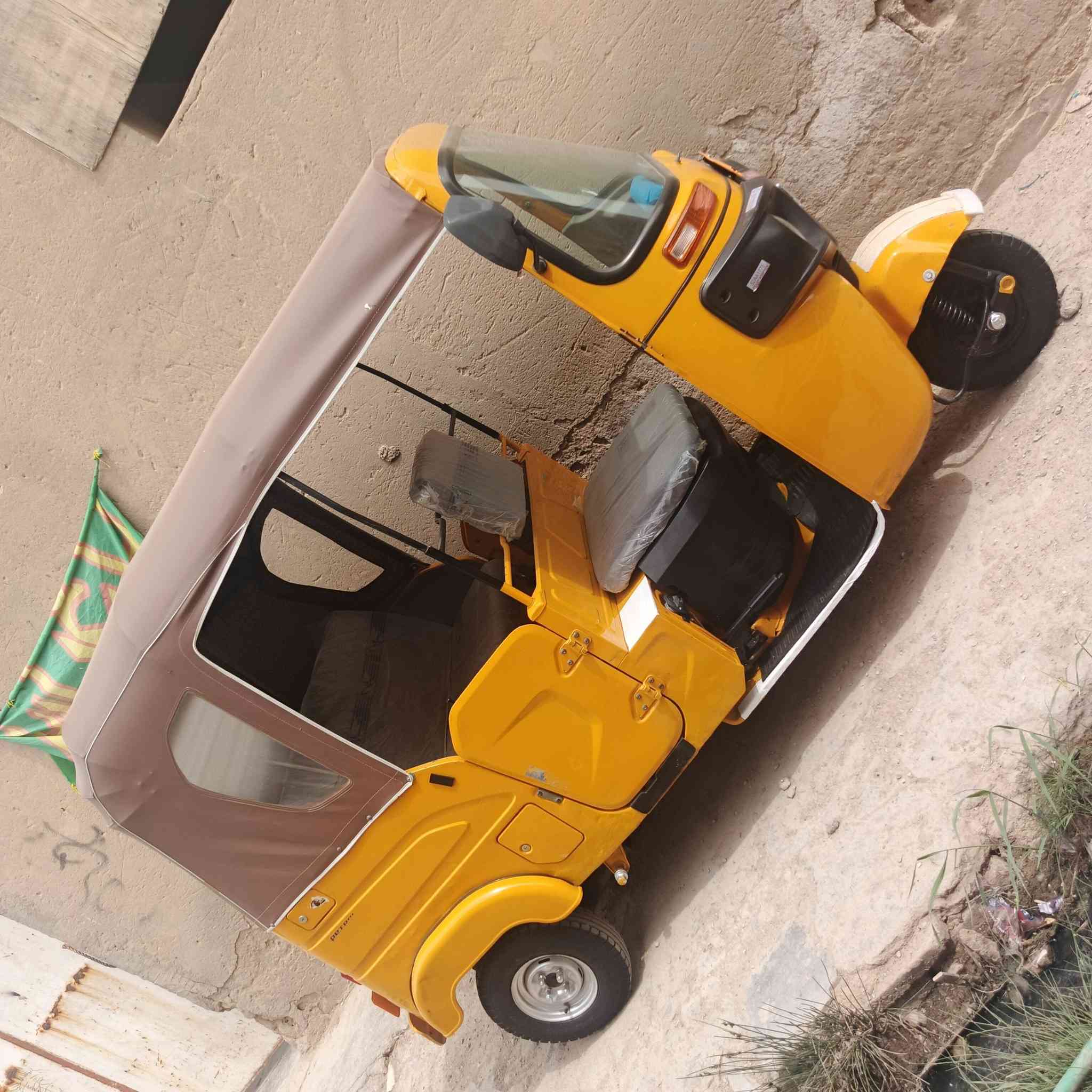 سلام عليكم تكتك للبيع موديل2022 شهر 3 مكينه مكفوله دوس معمرات رقم بصره جاهزه للتحويل مكاني قلعه السكر  اتصل ع الرقم للاستفسار *********** سعرها9 وبيها مجال
