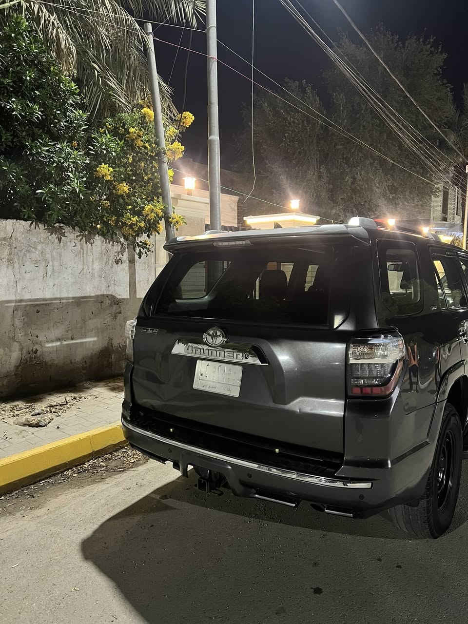 للبيع فورنر 2012 SR5 
مواصفات السيارة : 4x4 
5راكب فتحة سلايد تبريد قطعتين تحكم ستيرن نظام ABS مانع انزلاق TRACK-A كير ومحرك وصدر كفالة للتوصال ***********
