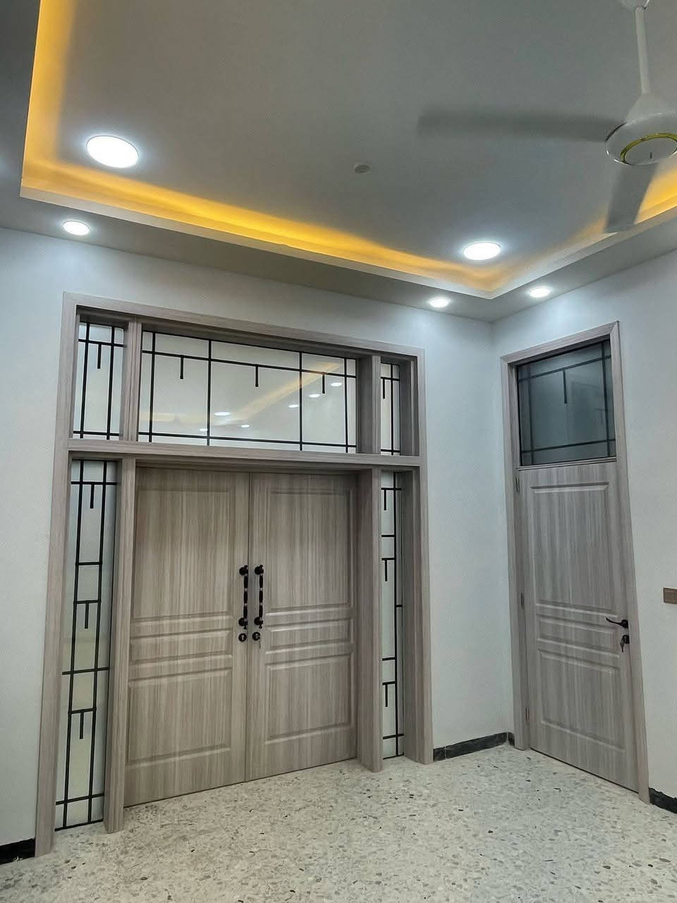 جودة فائقة وتصاميم استثنائية تميز أبوابنا الداخلية لتكمل جمالية الديكور في منزلكم 🚪
قواطع وسطيه متنوعة حسب القياس ولطلب متؤفر سلايت ودفتري 🚪🚪
للمزيد من المعلومات أو للأستفسارت لا تترددوا للتواصل معنا📱
🛑 كربلاء البوبيات عمود 45 🚪
***********         واتـساب📞
***********         واتـساب📞
