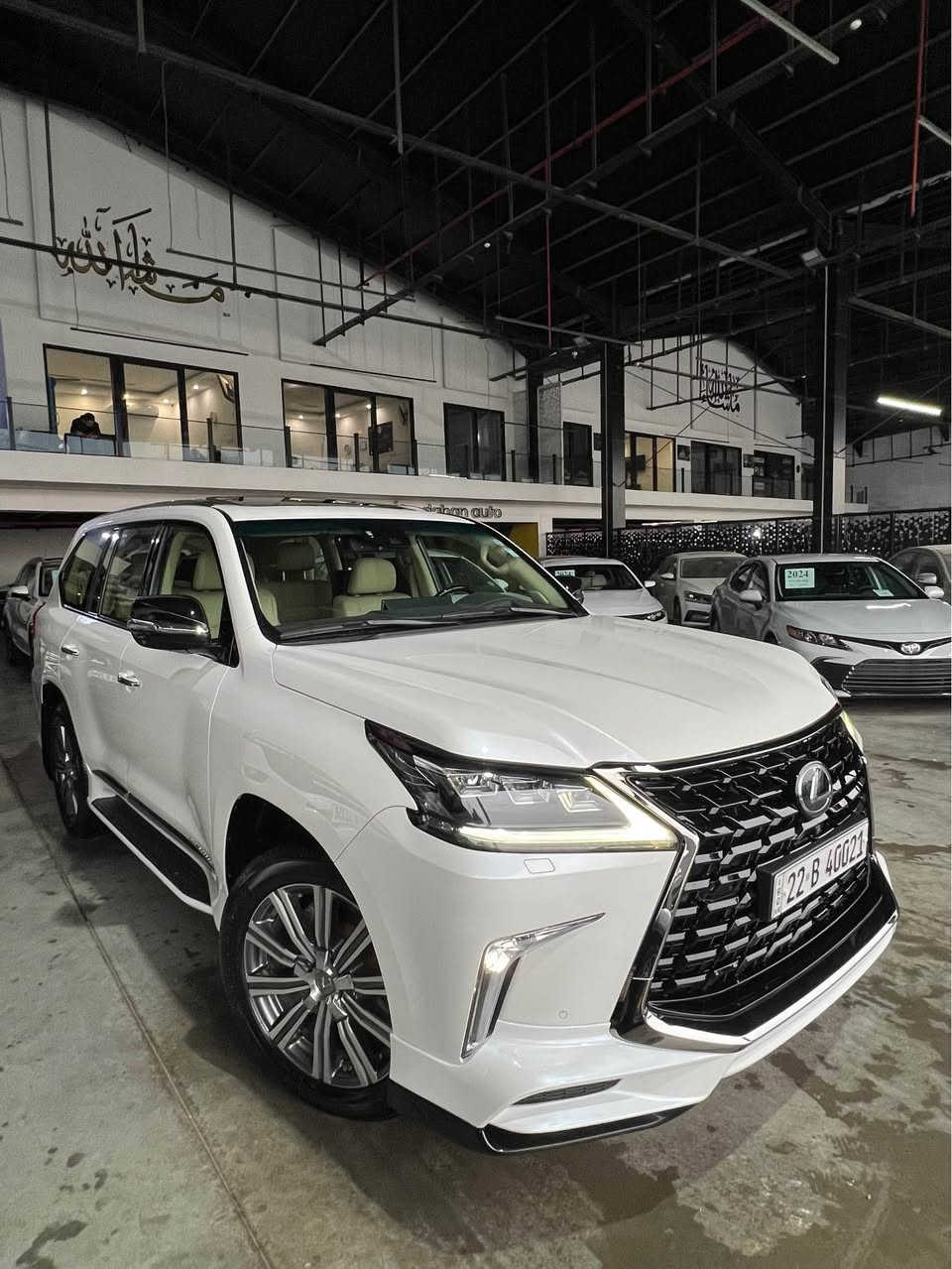 ‏Lexus LX 570 Super sport 2017

 ماكو بهيج نضافطها و بهیج السعر
نفس زيرو بل كارتون 📦📦 

ملاحظة بس بیع بدون مراوس

🔷 مكفولة كفالة عامة من الدعامية إلى الدعامية
‏(بدون صبخ — بدون بارد — بدون رصعات — شخط)
‏‎دعاميات هم بدون صبغ ،رمل مابي ،لحية بدونصبخ ..بقية كلها بشرط

🔷 ماشية 75 الف کیلومتر حقیقی 

🔷بصمتین و کارت شریکە  و کل غراظ مالشریکە موجود

 🔷فول فول المواصفات بریمی باب اول ..
  (داخل بیجی - بصمة - الانزلاق - ورقة البيانات - شغال - الاحتلال -3 شاشات - 5 كاميرات   - ثلاجة - زينون، کشنات جلد تدفئة و تبرید- هواء مزدوج - نظام ايكو سبورت - حساسات امامییە و خلفییە  - الفتحة - باب خلفي جك - رادار إمامي و جانبی و خلفی و بعد بیها هوایە مواصفات)

🔷 محرك كير بشرط مامفتوح 
  
🔷نظافه ١٠٠٪؜  امسوی كامل سيرفس بدون نقص و بدون مصرف
سيارة مابيـها دينار مصرف سيارة حيل نظيفة كلشي عل وظع الشرکة وتایرات دانلوب جدیدە
 
سعر / 627 ورقە و مجال بسیط
مکان/ سلیمانییە
تلفون / *********** السليمانية, العراق
