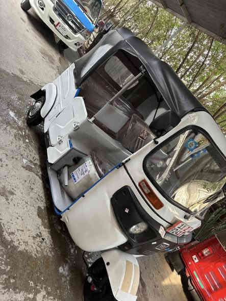 سلام عليكم تكتك ٢١شهر ١١ دخوليه ٢٢ رقم وسنويه ترقيم جديد تحويل مباشر تراي ونعومه زيرو  مكينه مبدل بيه والفات بيه طخه بل لغد ومصبوغه عام لجماليه كلشي جديد بيه ماعايزه شي مكاني بياع المعالف سعر ٧٣٠٠وبيه مجال 
***********
