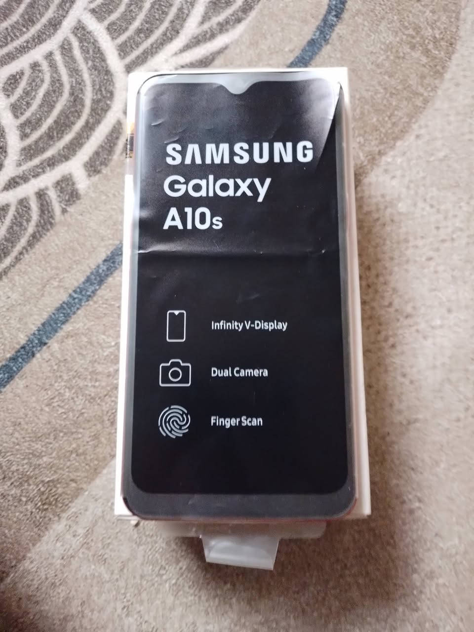 السلام عليكم ورحمة الله وبركاتة موبايل A10s جديد الله شاهد سعرا 70 وبي مجال بسيط المكان التاجيات قرب دائره المرور  الرقم ***********
