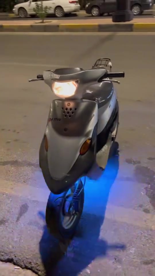 متاح نحله 9زروف للبيع شرط شلعه ومعدل برغي ما مفتوح بيها كلشي بيها بلادي مكينه خاممم كيج جوا ال60 كدامكم بالتصورير الماطور جديد السعر ع خاص مكاني موصل حي الشرطه الرقم***********

