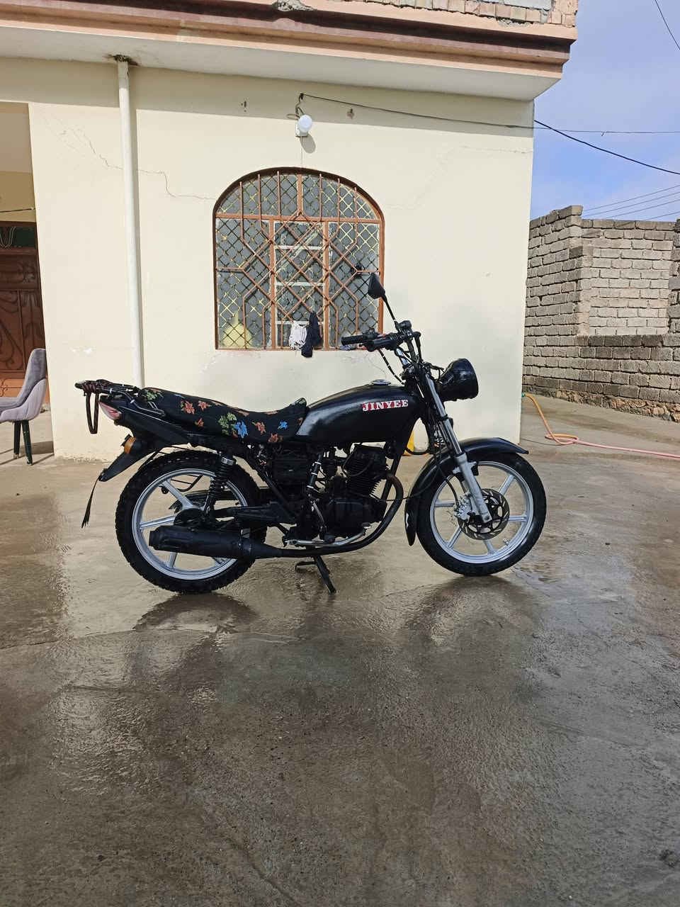 ***********
300 🏍
