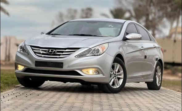 سلام عليكم سوناتا دخول جديد خط واحد بانزين مكينة الفين جاهزة فول عدة الفتحة بصمة 
كشن جلد حار بارد 
بصمة بوب مري شفط 
سيارة جاهزه بدون نقص 
عنوان بغداد 
السعر 55 
***********
