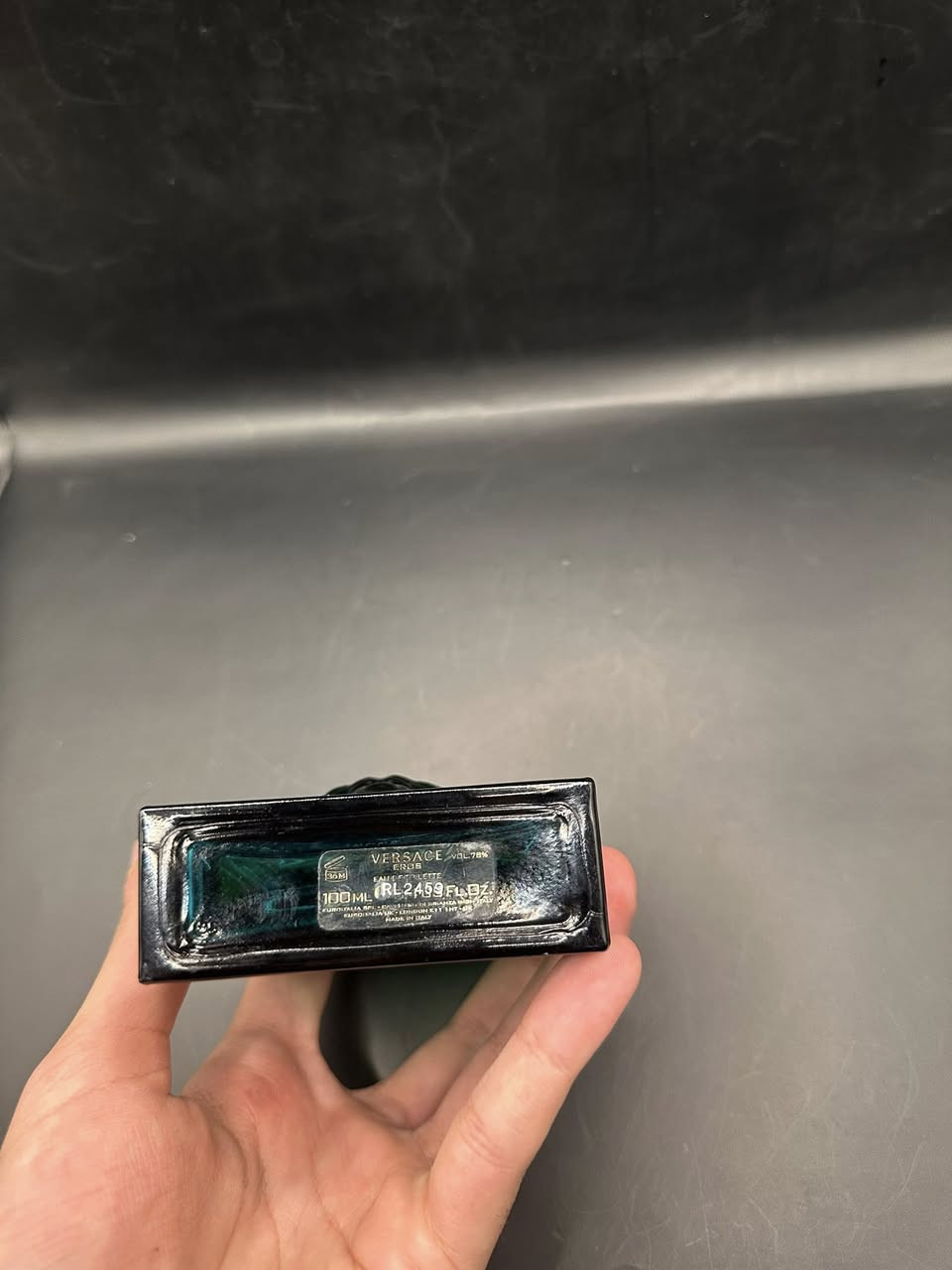 عطر versace
Eros eau de roilette
مستخدم 10ml
السعر  50 الف 
متوفر توصيل لجميع المحافظات


**إذا كنت صاحب هذا الإعلان وتريد حذفه لأي سبب، رجاءا أرسل رسالة إلى الدعم الفني**