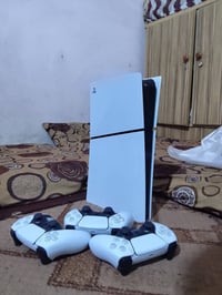 اعادة نشر بسبب وعود البراغي بلي 5 slim نسخة يابانية رقم النسخة 75 من ا...