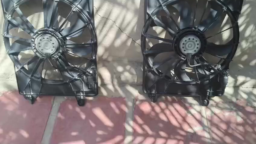 السلام عليكم
مراوح تك تفصيخ عدد ٢ 
أول وحدة نظافه 95٪  السعر ٢٠٠ 
الثانيه نظافه 80٪ السعر ١٥٠ 
وبيهن مجال المكان نجف 
استفسار ***********
‏‪***********‬‏
