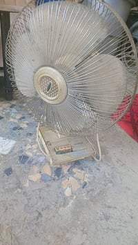 مروحة • مروحة منضدية • مروحة منزلية • مروحة كهربائية • مروحة صغيرة