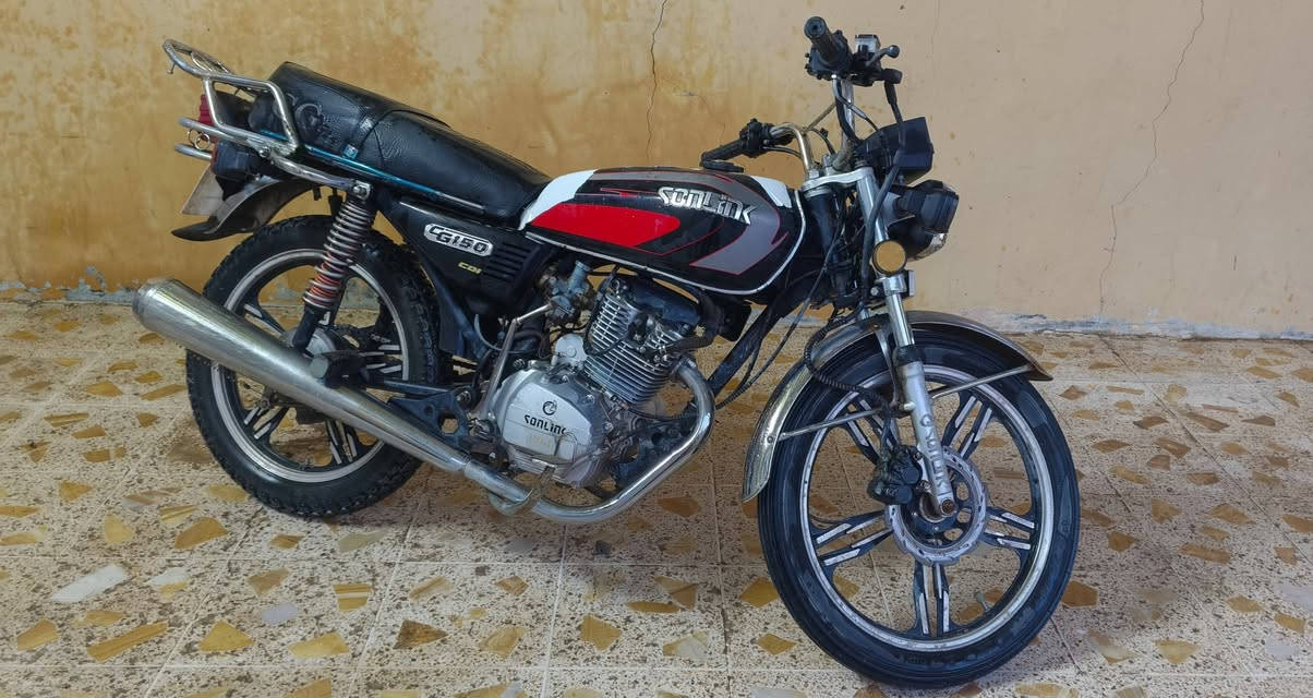 2022 السعر 400 وبي مجال بسيط
.. 
***********
