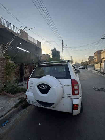 السلام عليكم 
تيكو 2013 بسعر مناسب ماشيه 70  الف  
رقم بغداد سنويه 2028 ،مكينة 1800 كير كهربائي مكفولات ، اكو طخه بسيطه بلدعاميه رايح بس اللون مالتها  واكو طخه بلباب الايمن الوره مبينات بلصور ، السياره خير من الله كشرها نظيف ،سنتر لوك شغال ،شاشه اندرويد ، فتحة ، تبريد ثلج ،تدفئه مقاعد شغال السياره ما بيها نقوصات بس ملاحظات اي استفسار مراسله الخاص او اتصال على الرقم ***********
العنوان بغداد حي الجهاد 
السعر 60 وبيها مجال بسيط
