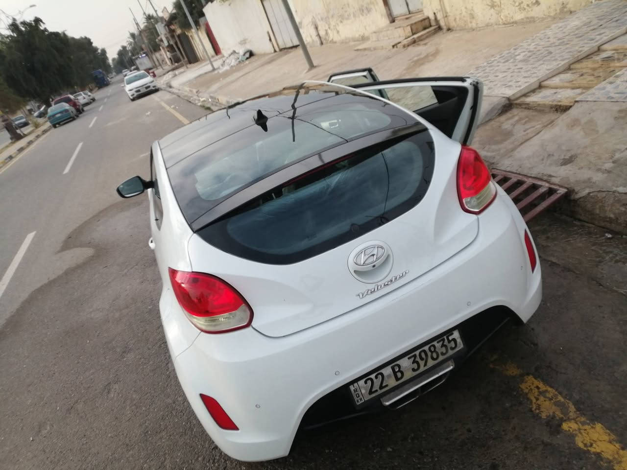 هونداي فولستر 2012 وارد خليجي فول مواصفات 1/1
88 قفل جانت معروضه 95 قبل الضرر 
بلا ضرر ولا صبغ ولا بارد فقط داير جاملغ خلفي جانت بلا ضرر عندي اضررت قبل كم يوم 
كير عادي 
محرك 16 دوش  
سياره بصمة ابواب + تشغيل 
سقف السياره بانوراما 
كشنات جلد   
شاشه بلاديه + كامره  + حساسات خلفيه
لايتات عدسة اصلي  
تحكمات ستيرن فول
وبيها بعد مواصفات اخرى 
طخم السياره جديد
محرك وكير ما مفتوح 
رقم وهزة جديد
***********‪
