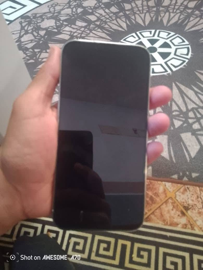 سلام عليكم جهاز ايفون 13برو ماكس أمريكي  نظافه لجهاز  100/100 مكفول من التبديل أو لتصليح شرط الفحص افحص وأخذ السعر 650 ذاكره 256الاتصال ع الرقم ***********
