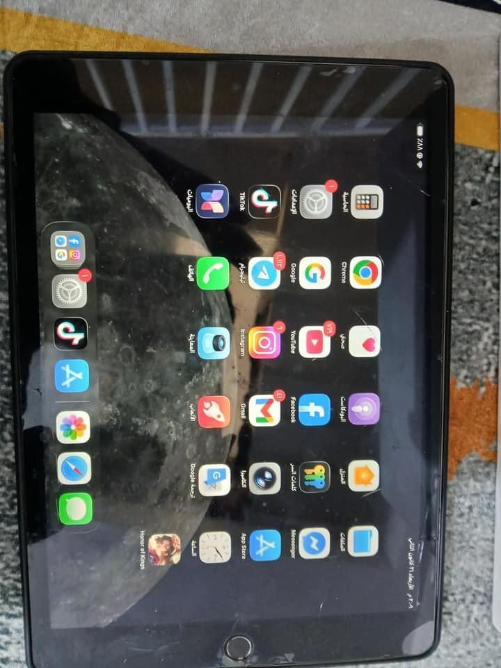 ايباد ابل وياه شاحنه وكڤر وكارتونه مالته ب250ألف الرقم ***********
