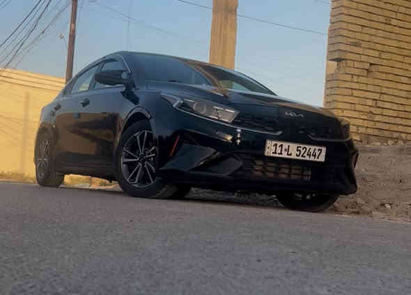 السلام عليكم  كيا فورتي للبيع موديل 22 أمريكي. حادثه فقط بنيد تبديل اصلي وكاله نفس ألون  وجاملغ جه العبري بي بارد قليل وتكحيل بسيط محرك 2000 دوش كير اي تي نص موصفات تحكمات ستيرن قياده ذاتيه شاشه كاربلاي ويل كب كروم سياره حلوه وجاهزه مابيها كل نقص ايرباك استيرن فقط شاصي لغود مكفوله من كلشي السعر 150  سياره بأسمي رقم بغداد 
***********
