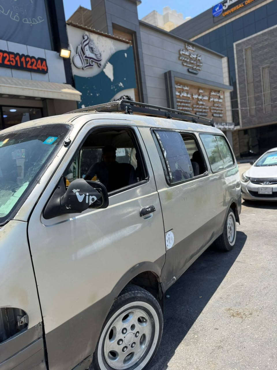 السلام عليكم كيا بريجو للبيع موديل 99 سنويتها ل 29 رقمه انكليزي ديالى  كير محرك اكسل خير من الله شواصي انضاف غرفتها بلاديه 
مصبوغة وبيها جراد
السعر 60 وبيها مجال ديالى بعقوبه اتصال ***********
