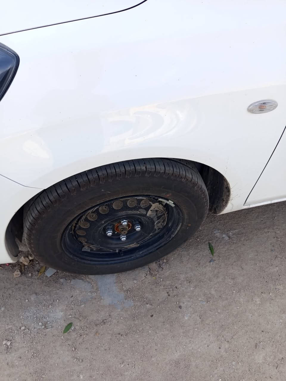 نيسان صني هندي مديل 24ماشيه 29الف
سعر 124 العنوان بصره معقل شبك نحله 
شاشه كبيره سياره جهازه
 الاتصال وتساب ***********
