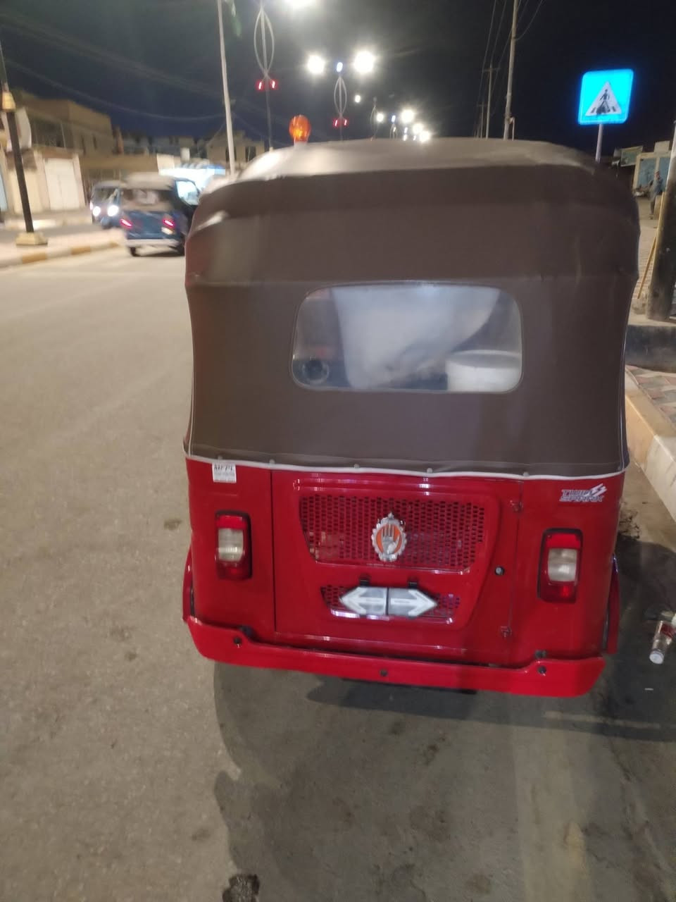 السلام عليكم تكتك موديل 22 كفاله كشر ومكينه رقمهه واصط لوحات طالعه سعرهه 6200 وبيهه مجال قليل 
*********** مكاني رفاعي
