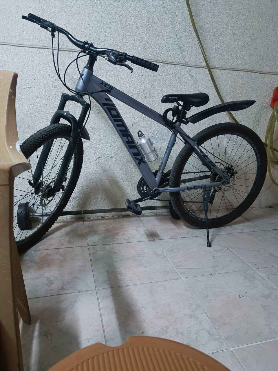 بايسكل نظيف جدا إستعمال قليل للبيع حجم ٢٨ سعر ٨٠ الف للراغبين إتصال واتساب ***********
