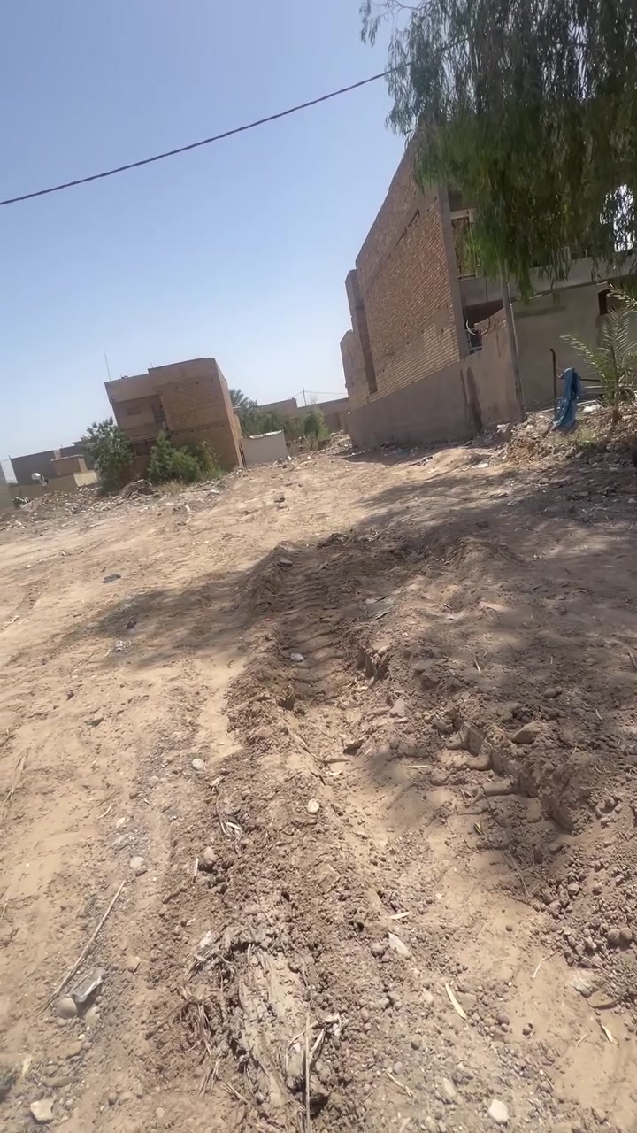 سلام عليكم قطعه 200 متر منطقت الضباط عليه شارع 40 التجاري سعر خاص
***********
