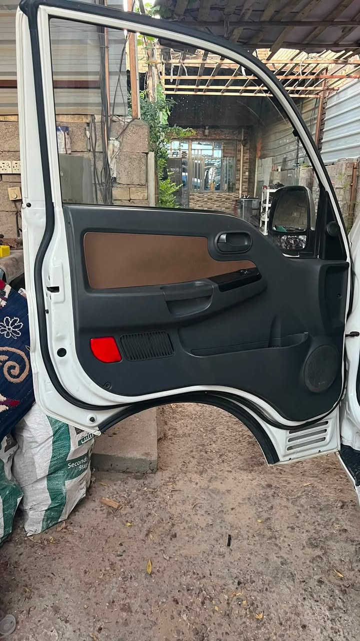 السلام عليكم كيا فحل موديل ٢١ بلادي ماشية ٨٥ ألف حقيقي العنوان بغداد حي اور رقم الموبايل ***********
