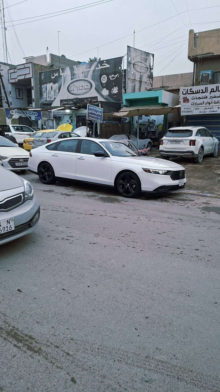 هوندا اكورد 2023 هايبرد للبيع
حادث جاملغ امامي مبدل بلادي و مصبوغ .وشويه من البنيد بارد 

 سبورت  L Sport 🔥

السيارة ماشيه72  الف km 
• مكينة 2000 هايبرد تنفس طبيعي
• كير اوتوماتيك 
• شاشة كبيرة
•فتحه
• كاميرا خلفية 3 انظمة
• كرسي كهرباء  لون اسود  
• رادار امامي
• مانع تصادم
• محدد مسار 
• تصحيح مسار
• شفتات بالستيرن
• مثبت سرعة
• مانع انزلاق
• دخول ذكي 
• إنارة ترحيبية
• هندبريك كهرباء
•لايت عدسات زينون
• نظام اوتو لايت Auto
• لايت العالي زنون 
• حساسات مطر 
• حساسات دخول الإنفاق
• حساسات ضغط هواء الإطارات
• أوامر صوتية
• 3 أنظمة قيادة (eco, ev, sport)
• بلوتوث
• مدخل عدد2 تايبسي 
•رقم الشاصي : 1hgcy2f74pa016150
•السعر 197 $ وبيها مجال 
 •اتصال : او واتساب  ***********
•مكاني :بغداد الغزاليه
