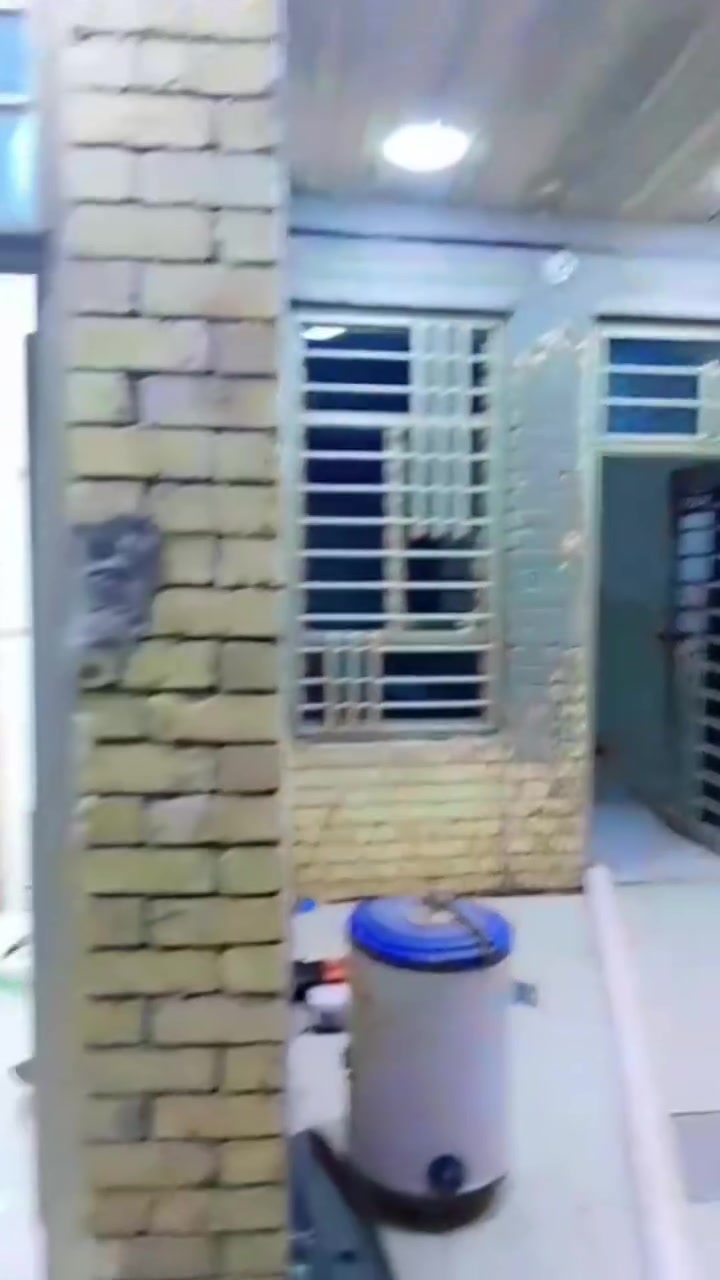 دار العمر للبيع.. فخامة وبناء حديث في حي الرسول! 🏠✨
يعلن مكتب بـلوو (BLUE) عن توفر منزل بمواصفات ملكية:

✅ المساحة: 150 متر
📍 الموقع: ناحية الوحدة (الخالصة) - حي الرسول.
✅ الحالة: بناء حديث جداً (لوحة فنية) وجاهز للسكن.
✅ الموقع: موقع ممتاز وهادئ، قريب من كافة الخدمات الأساسية.

✨ لمن يبحث عن الراحة، الهدوء، والجودة العالية.

📞 للتواصل والاستفسار (إدارة ثامرالدلفي ):
***********

📍 مكتب بـلوو للعقارات - خبرتنا تضمن لك الاختيار الأصح.
