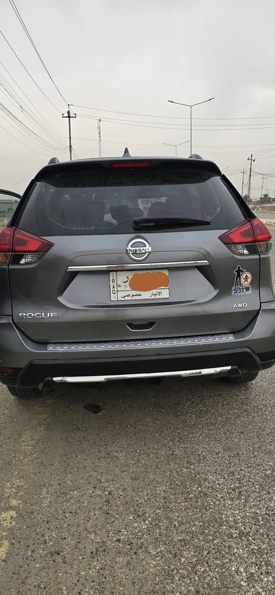 نيسان روج امريكي موديل ٢٠١٨ ظررها بسيط جزء من الجاملغ اليمنه وجزء من الباب رقم انبار السعر ١٣٥ بي مجال  محرك ٢٥٠٠ كير محرك مكفولات ...مكانها...الرمادي..للاستفسار ***********
