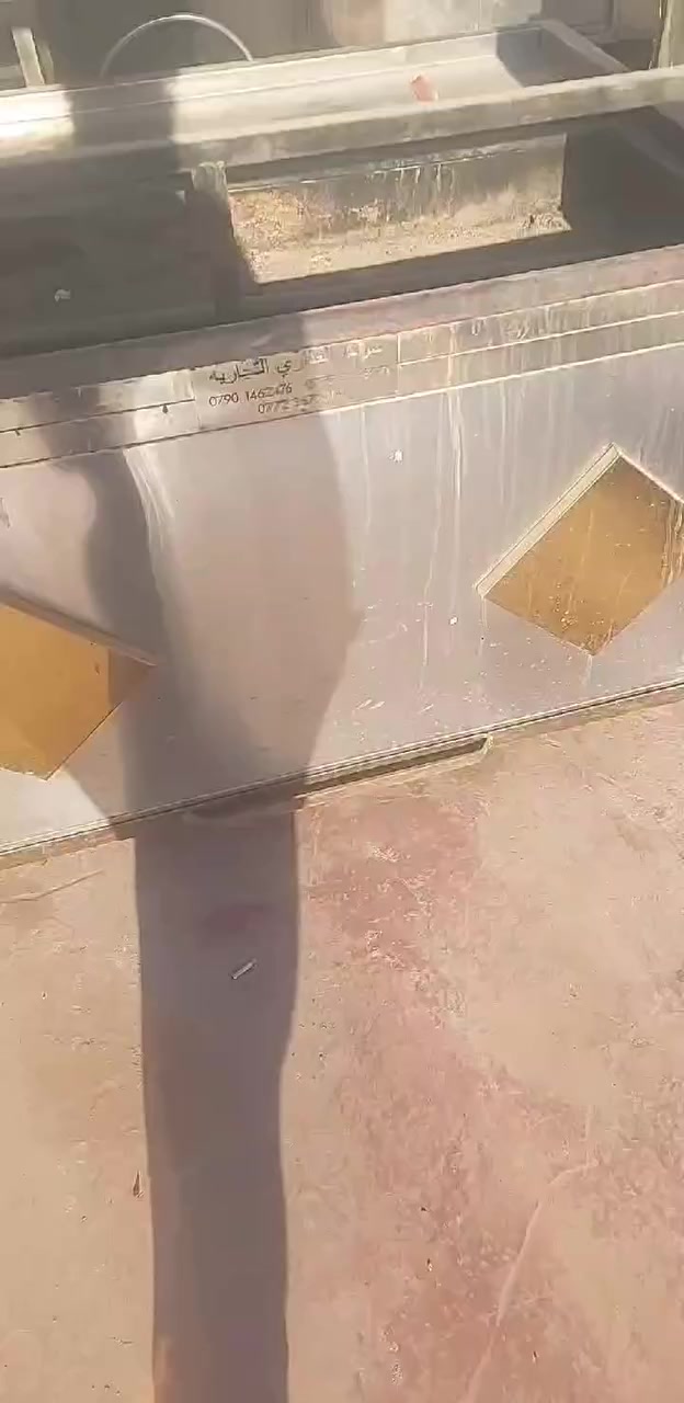 سلام عليكم شوايه مال كص ع الفحم مال شركه العذاري كامله مافيها نقص شيش صينيه بوجه  مكاني بغداد حي اور 
السعر ٣٥٠ الف فقط 
***********
